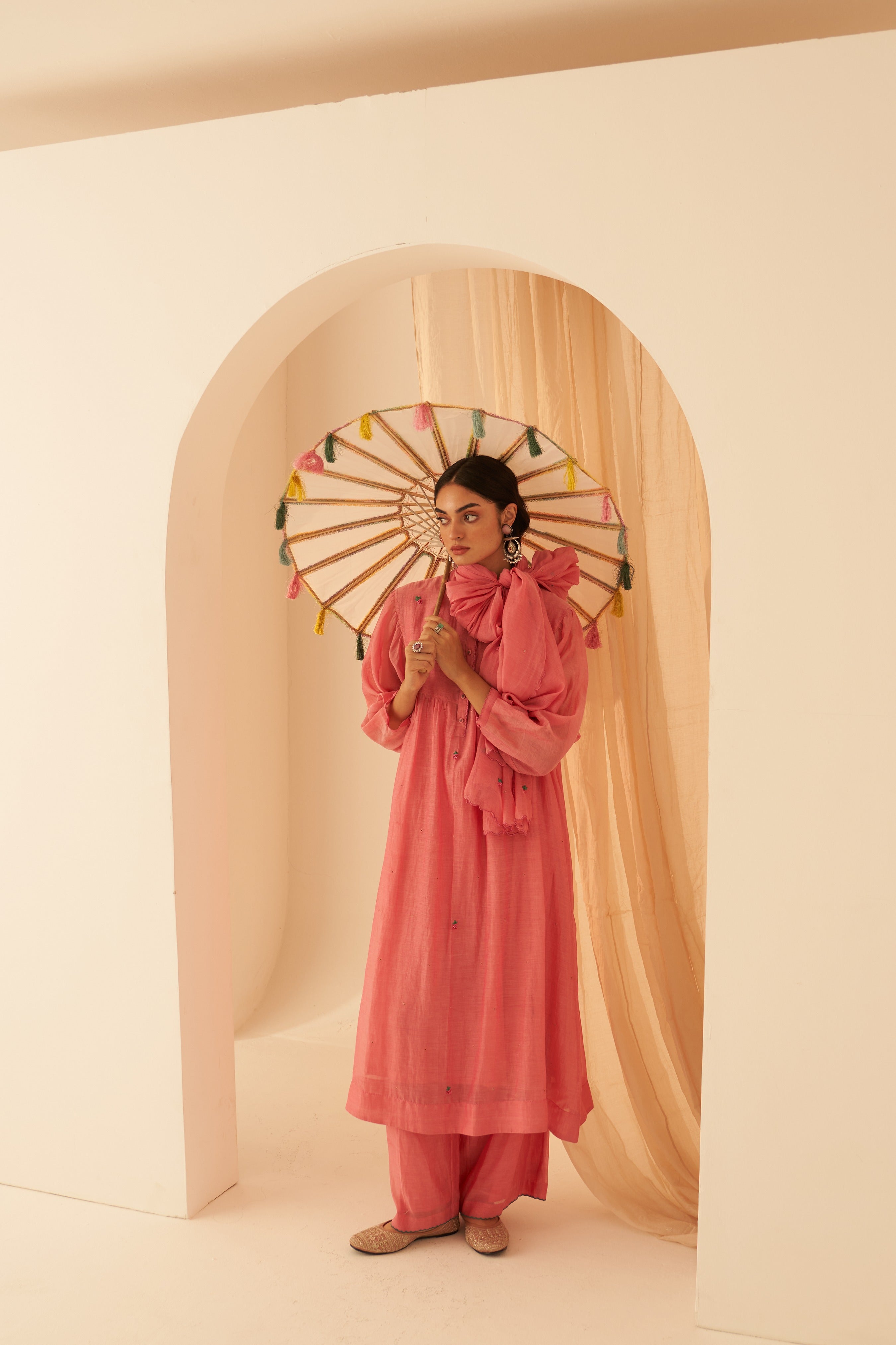 Pink Chanderi Scalloped Sleeve Kurta Set