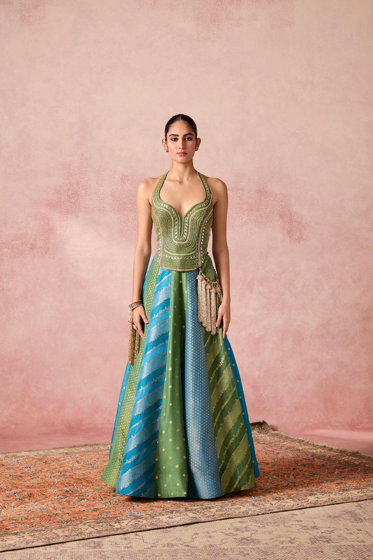 JUGNU JAMEWAR LEHENGA