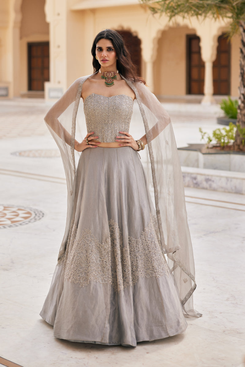 KRYSTABELLE LEHENGA