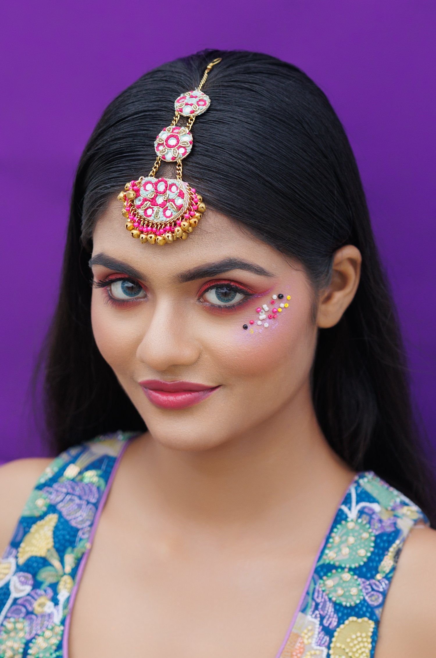 Pink Moti With Ghungroo Tikka