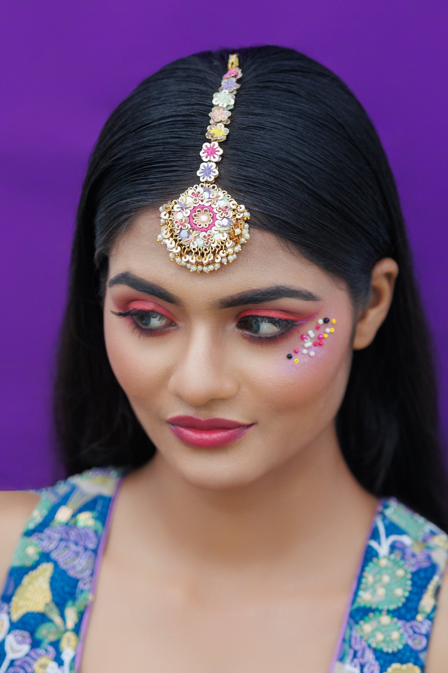 A Captivating Embroidery Mangtikka