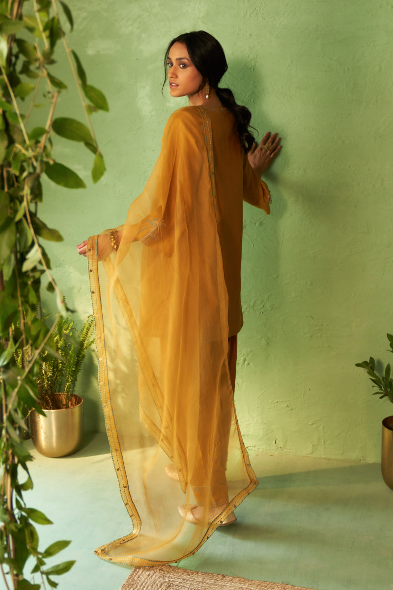 Kinaara Short Kurta Set