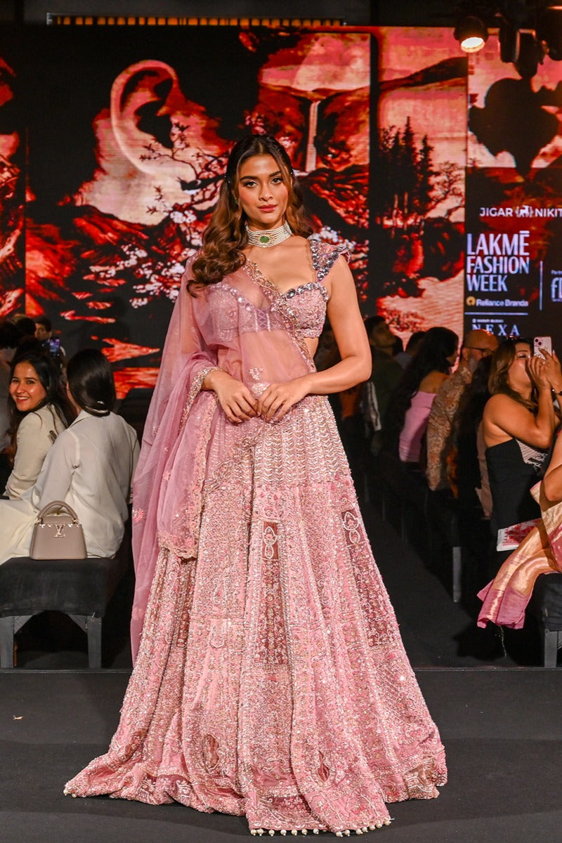 Sai Siam Lehenga Sert