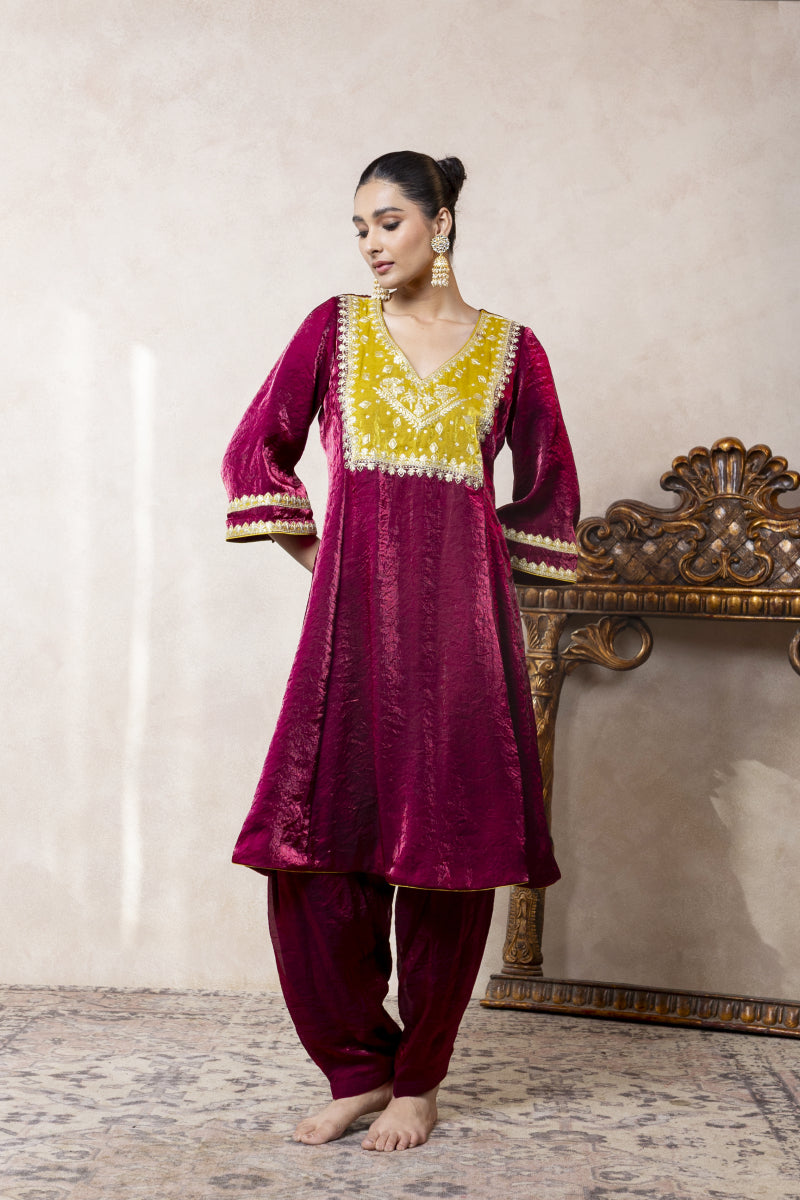 ZARREEN CHOGA SUIT SET