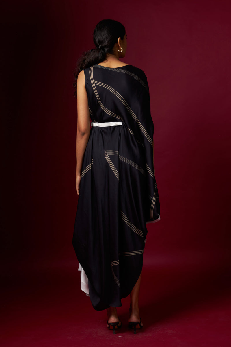 Black & White Abstract Printed Sleeveless Drape