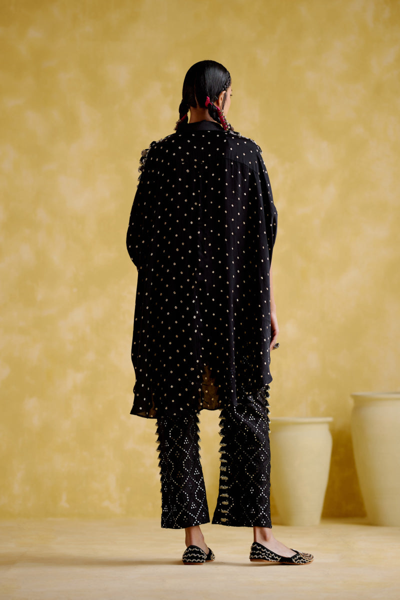Leander-Black