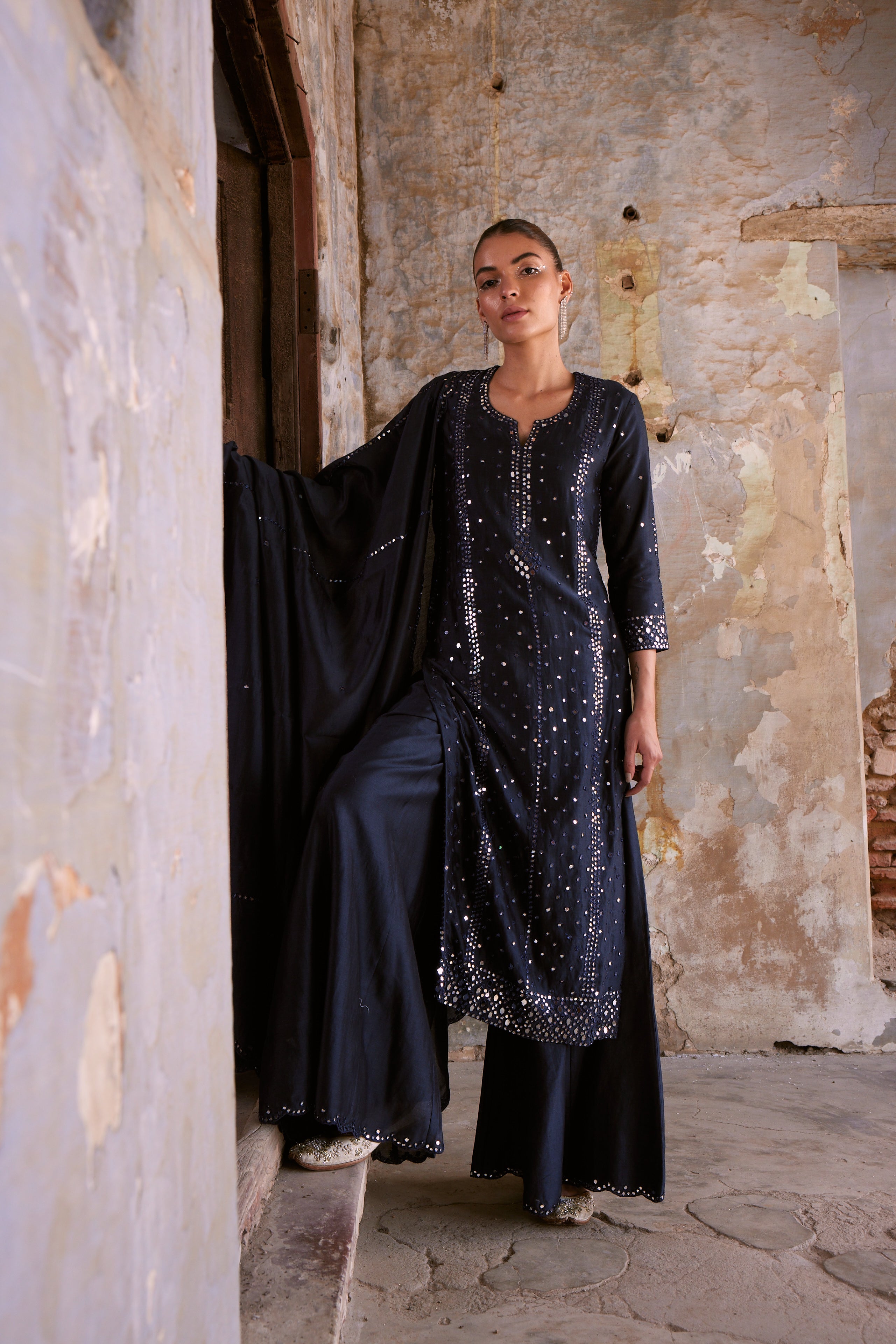 Navy blue heavy mirror suit