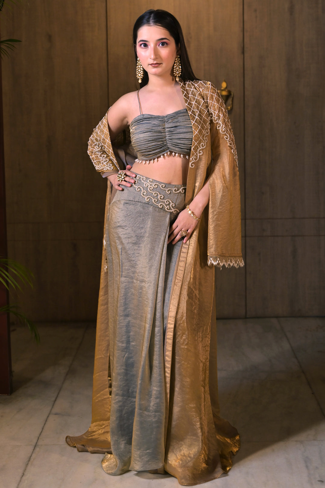 Mrinali Cape Set
