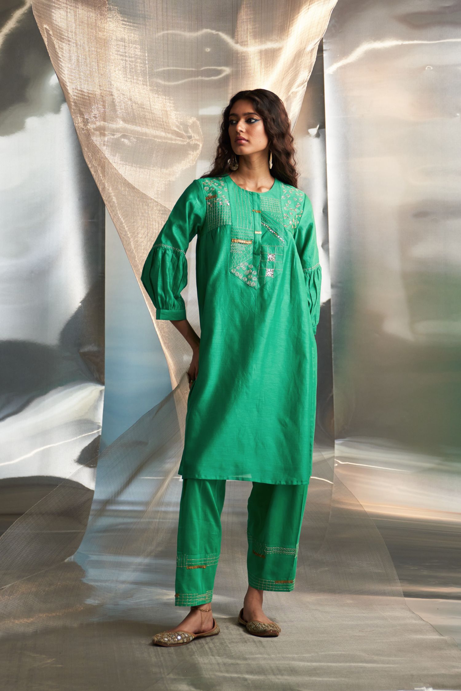 Misr'S Embroidered Kurta With Heavy Booti Set
