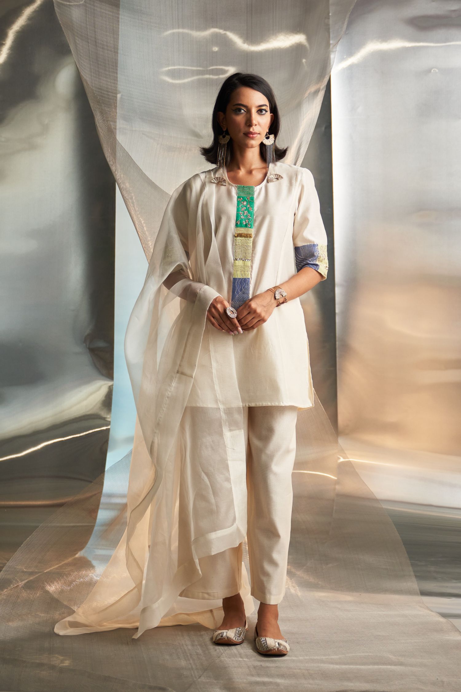 Mis'R Embroidered Short Kurta Co-Ord Set