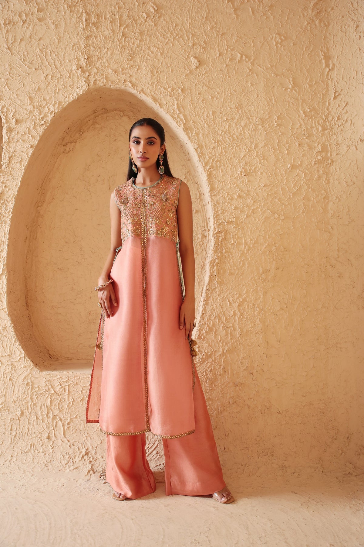 Mehrang Peach Tie-up Sleeveless Kurta Set