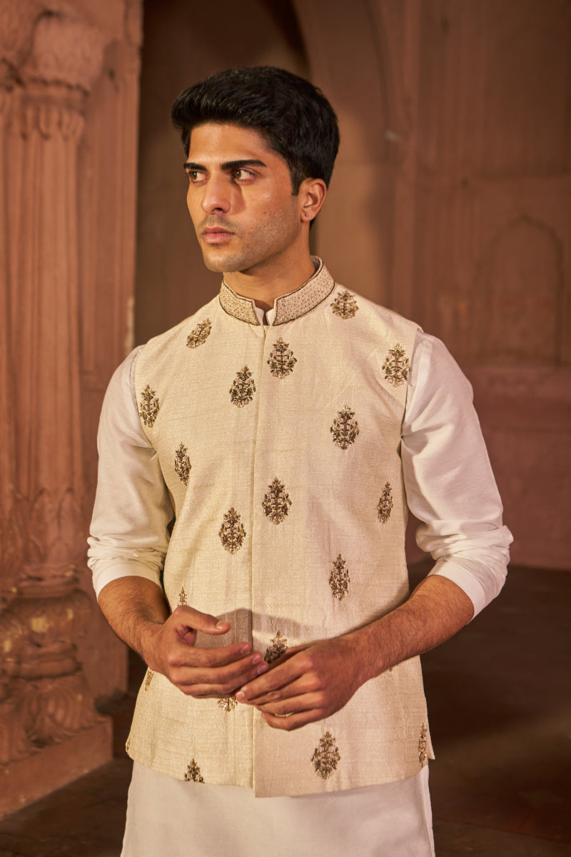 Kurta And Bandi Set (Ivory)