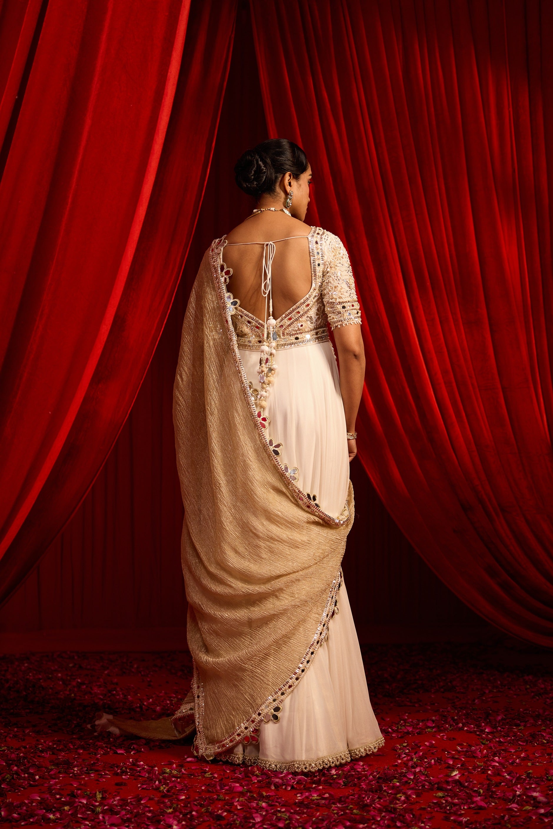 Shwet Sangati Anarkali Set