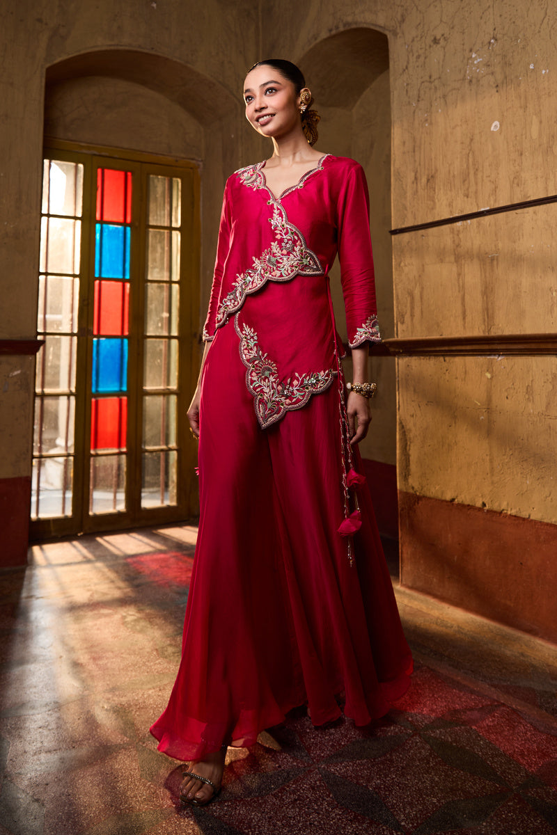 Flame Petal Set In Rani Pink