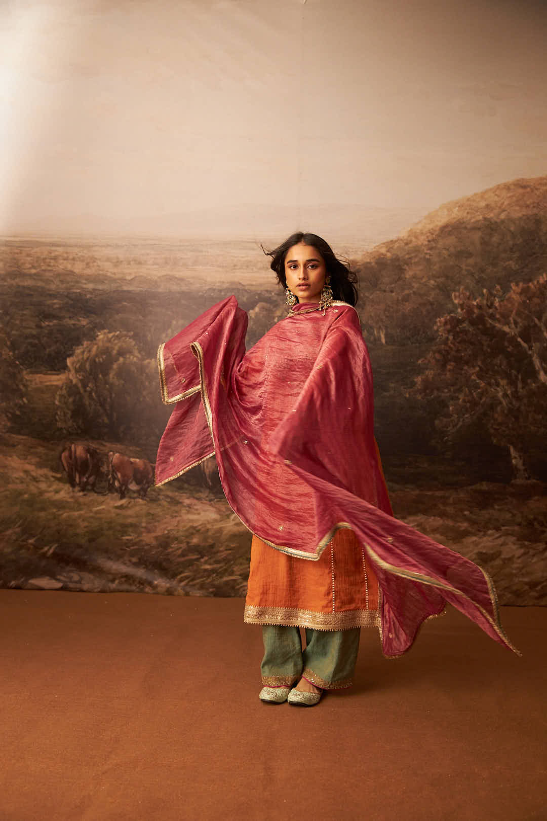 Ratnashree Embroidered Kurta Set