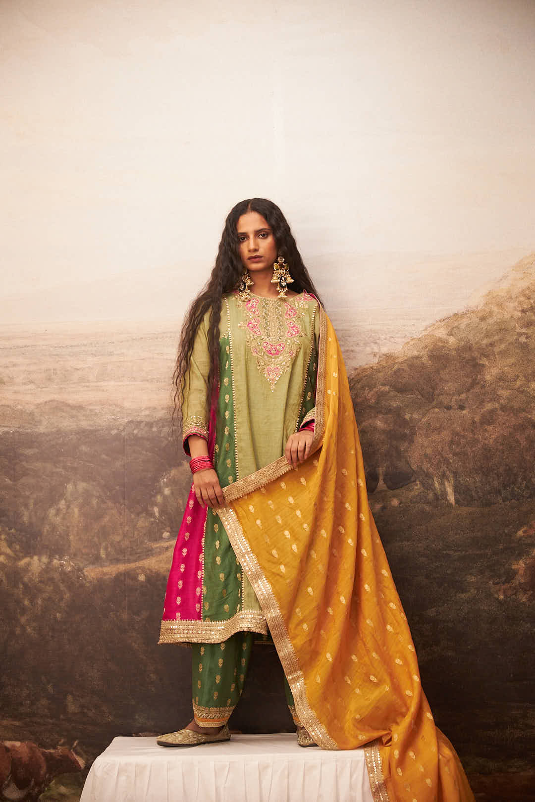 Ratna Pratha Embroidered Kurta Set