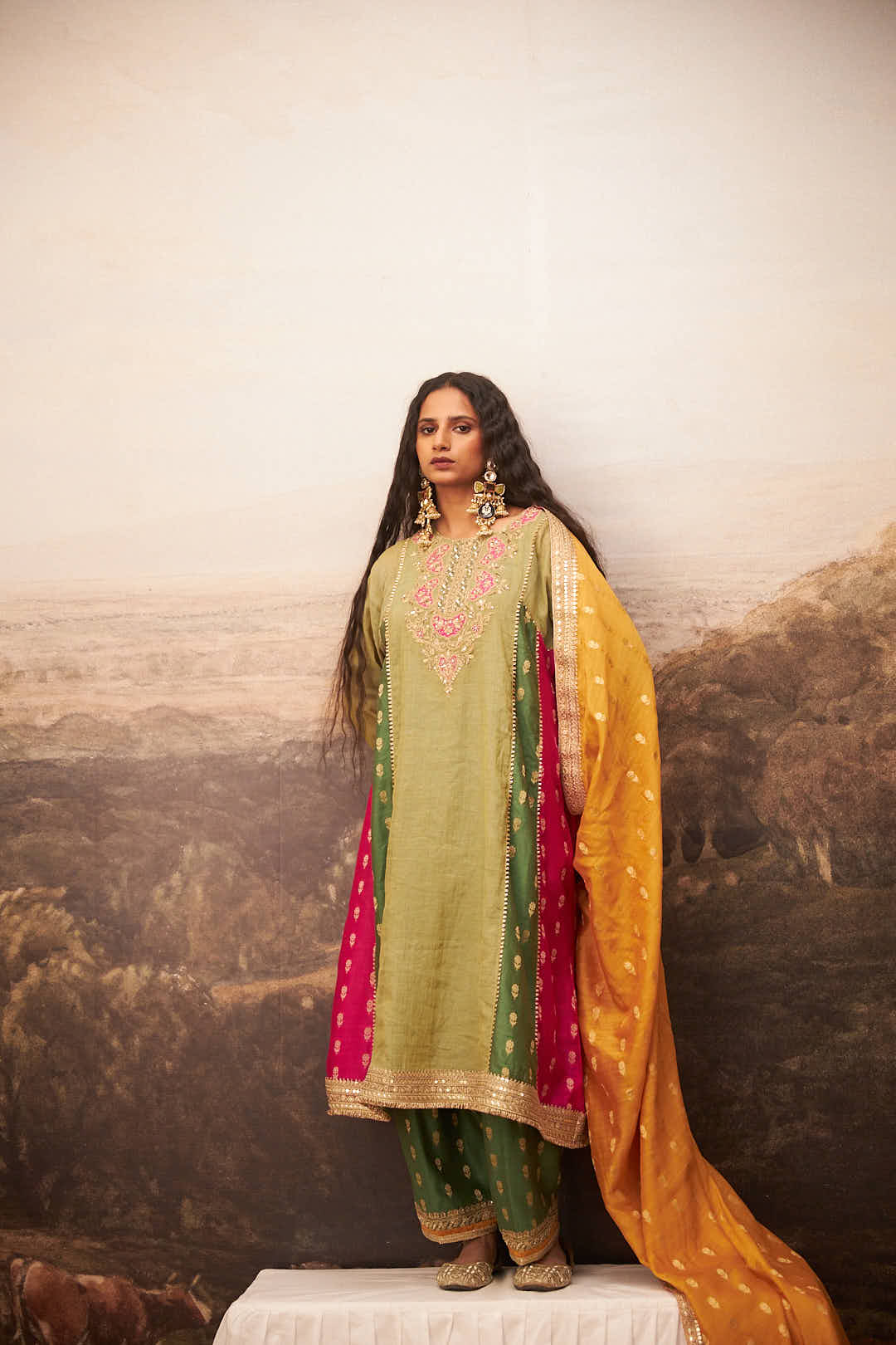 Ratna Pratha Embroidered Kurta Set