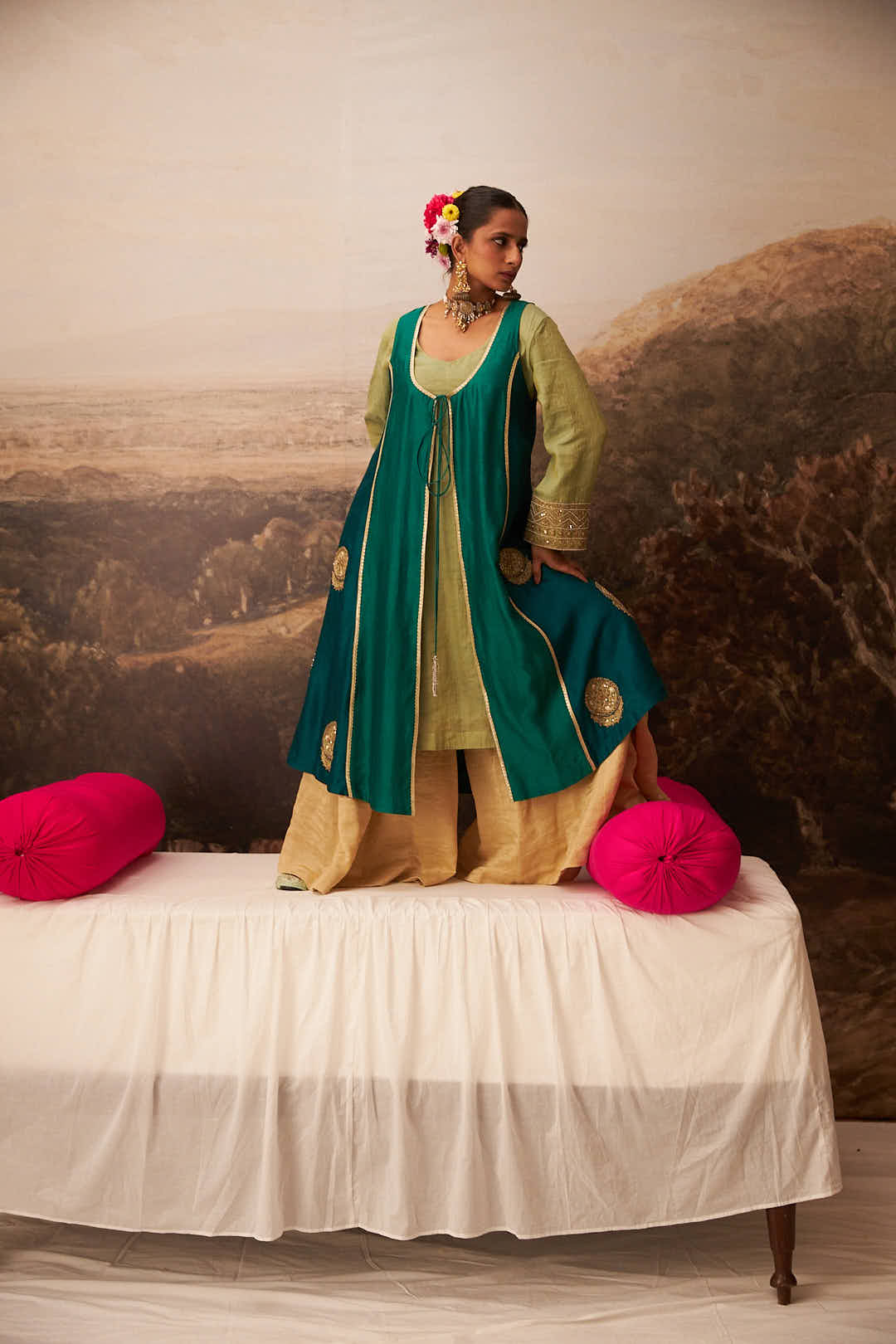 Noor-E-Manik Embroidered Kurta Set