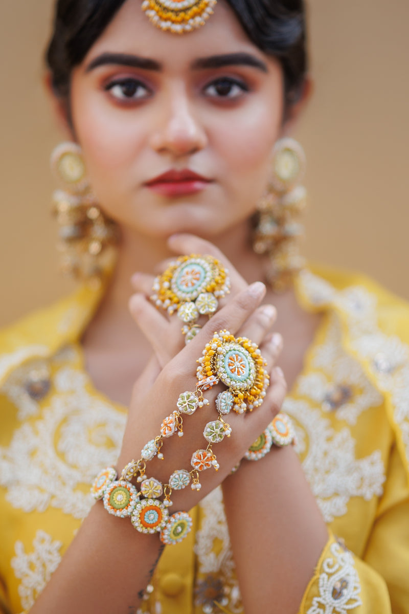 Jodha Bai Haathful