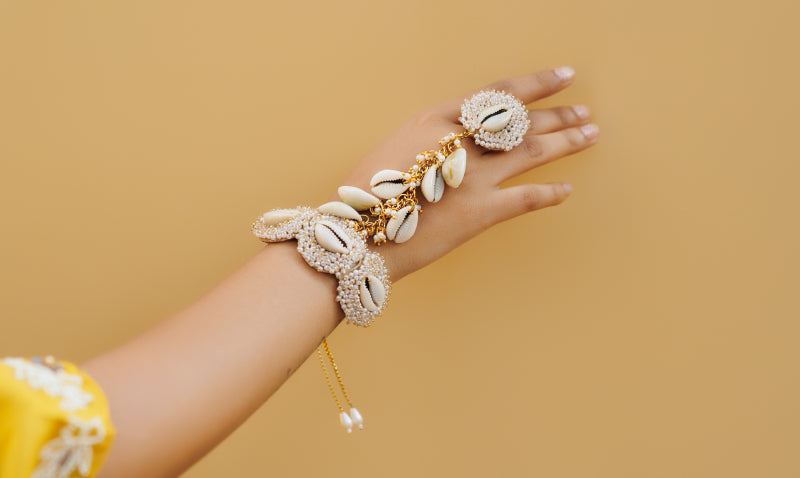 Karnavati Haathful,Tikka,Earrings