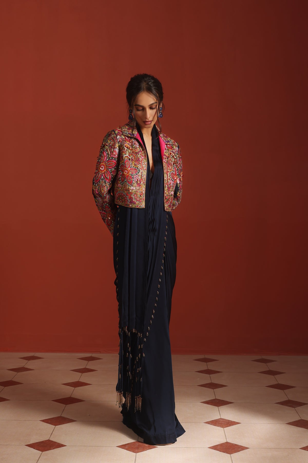 Jacket With A Bustier And Drape Saree