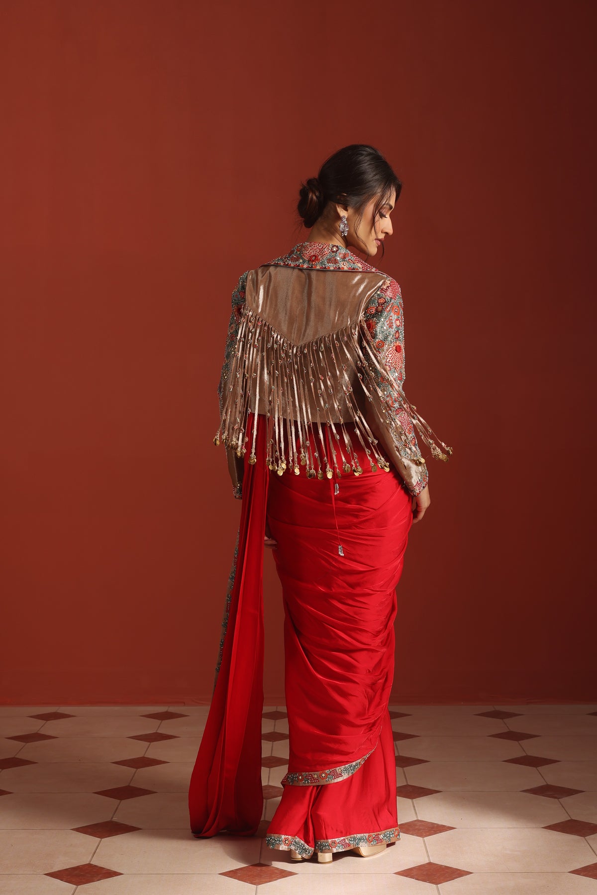 Jacket With A Bustier And Drape Saree