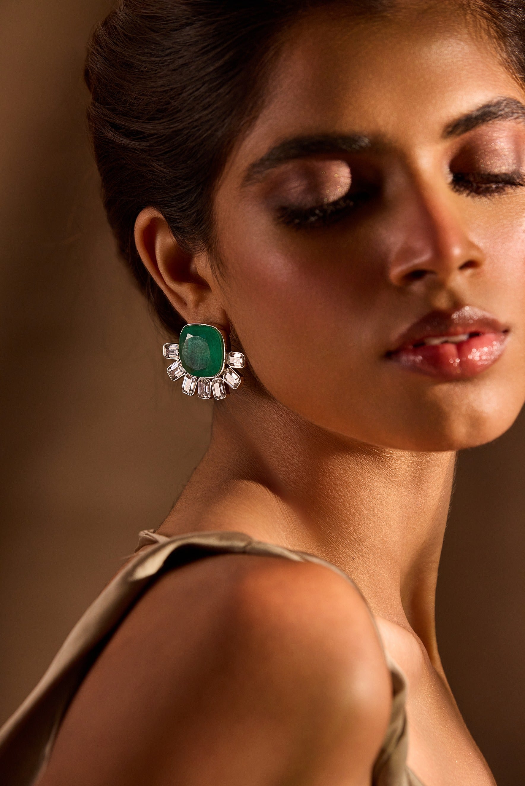 Double Emerald Stud