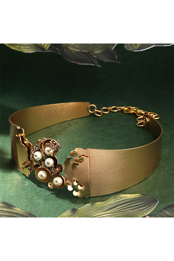 Amazonian Choker With Pearls