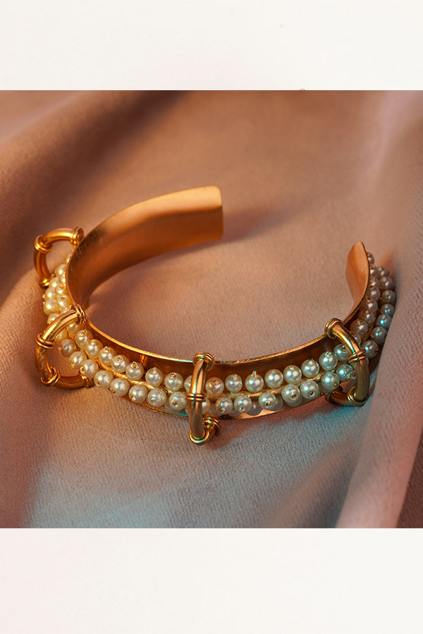 The Siren'S Spell Gold Plated Pearl Cuff