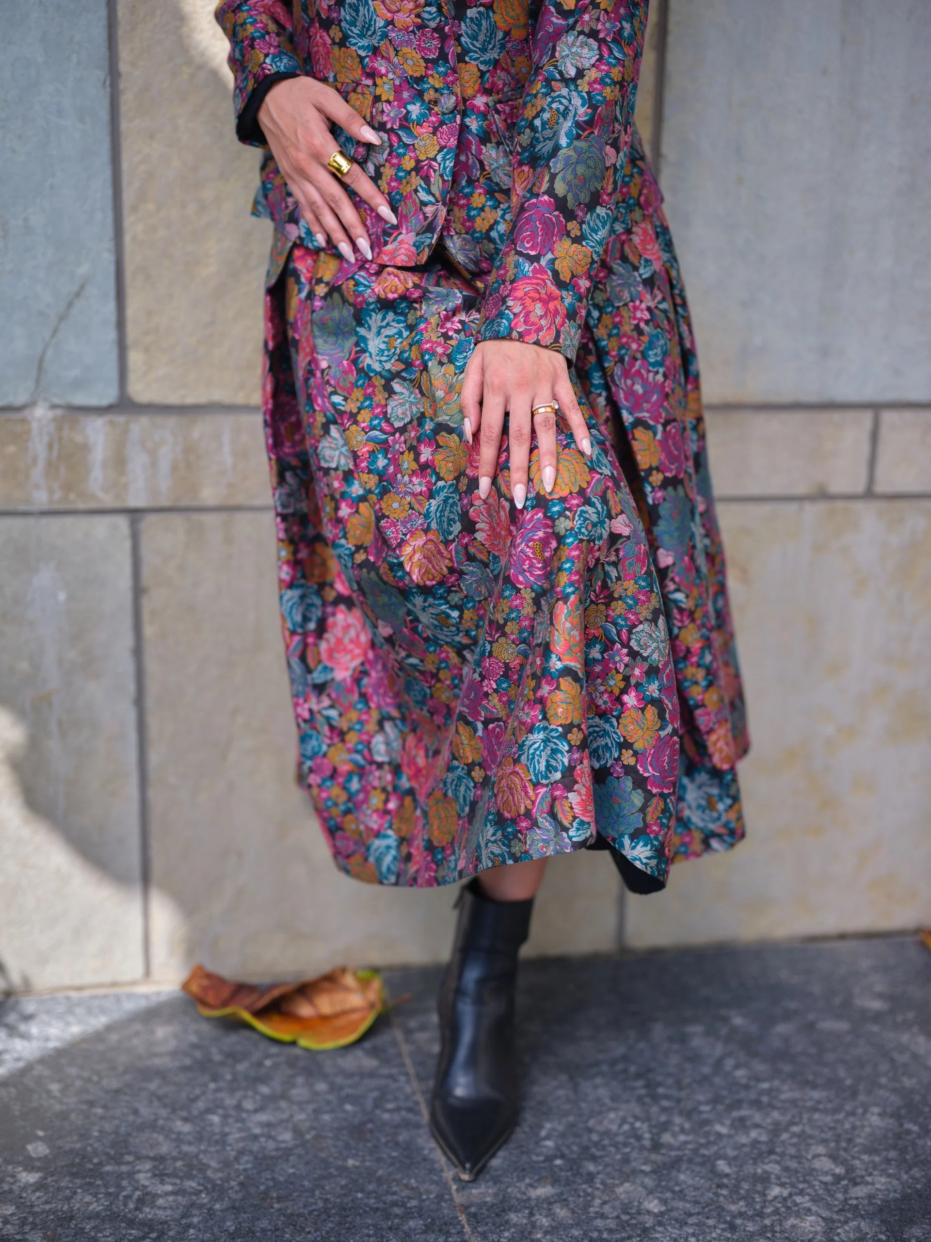 LA ROSE NOIRE BLAZER & SKIRT SET