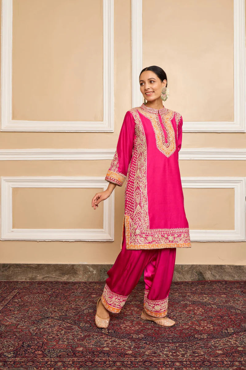 Naayab-Straight Kurta With Salwar And Dupatta