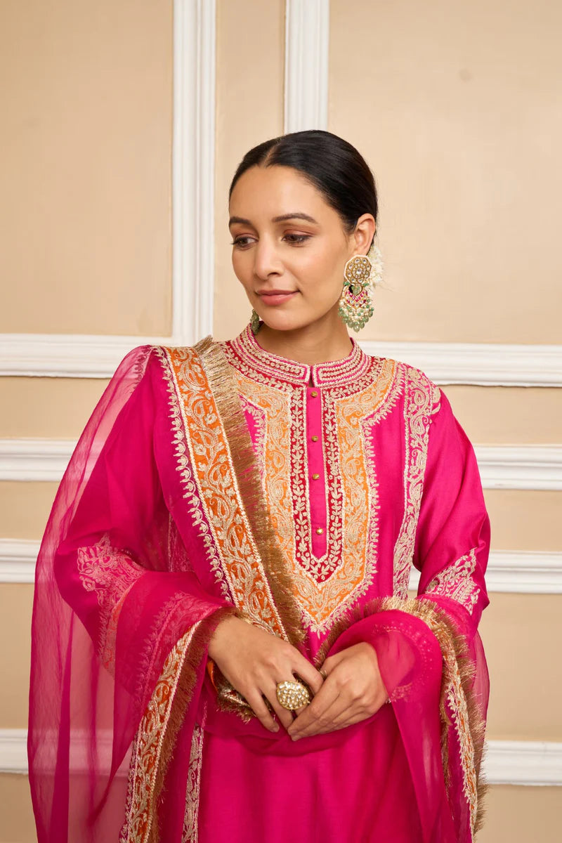 Naayab-Straight Kurta With Salwar And Dupatta