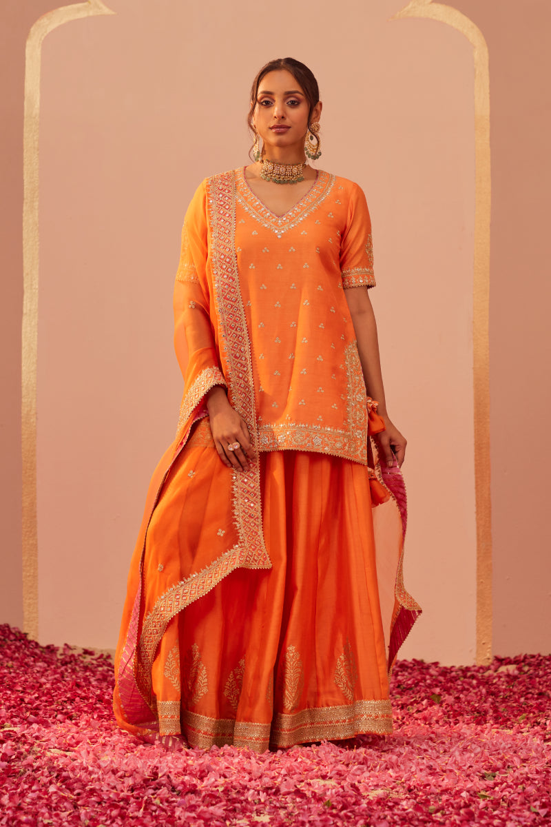 Faaiza- Short Kurta With Lehenga And Dupatta