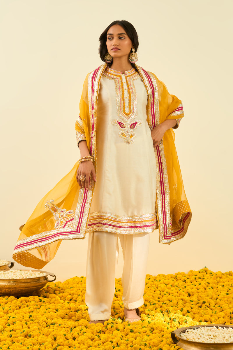 Sadirah- Short kurta with salwar and dupatta