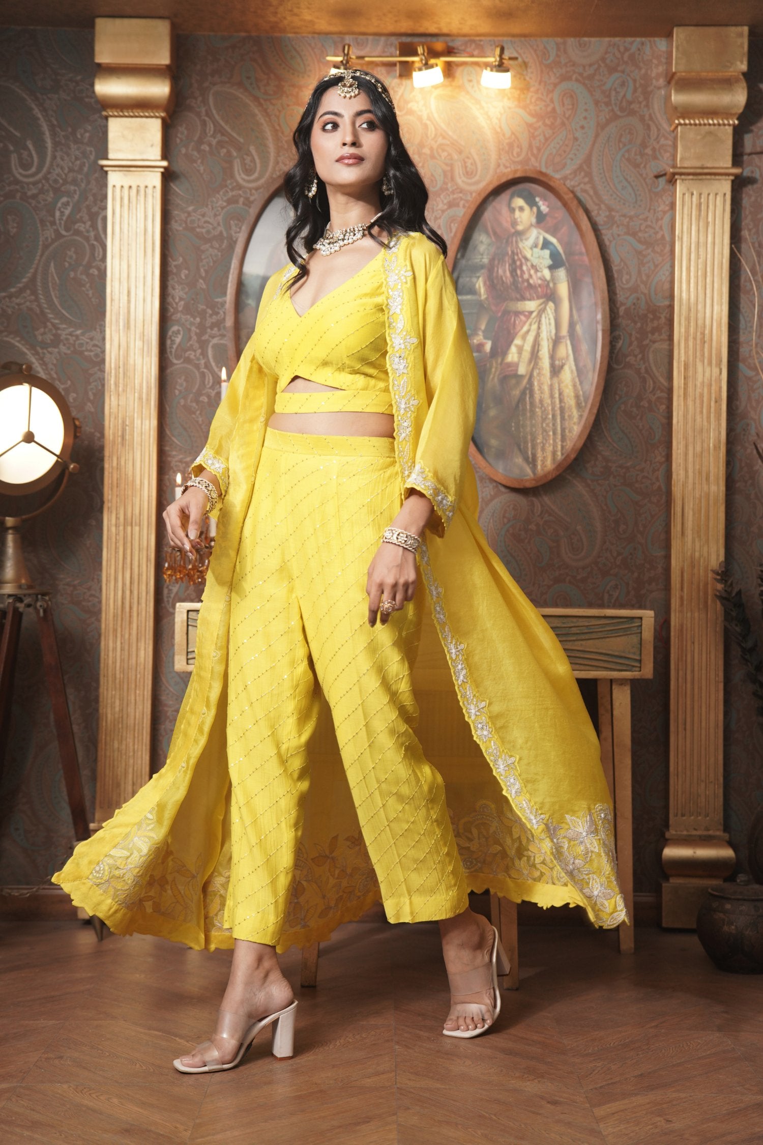 Jacket Style With Crop Top And Pants – AGASHE