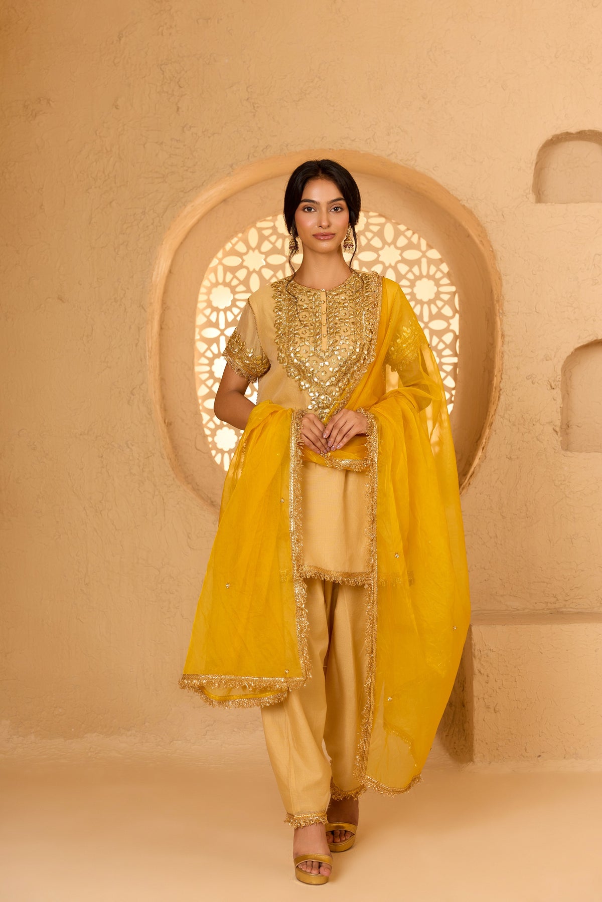 CAP-SLEEVE KURTA WITH SALWAR AND DUPATTA
