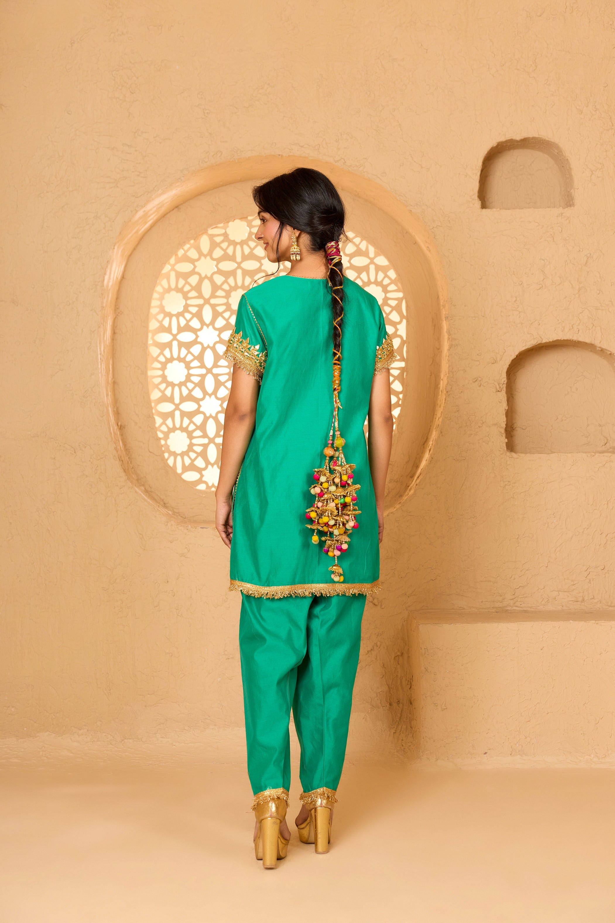 CAP-SLEEVE KURTA WITH SALWAR AND DUPATTA