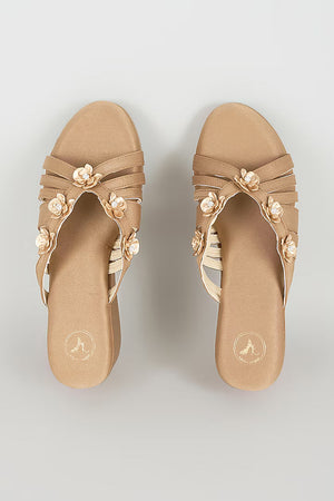 Biscuit Petal Wedge