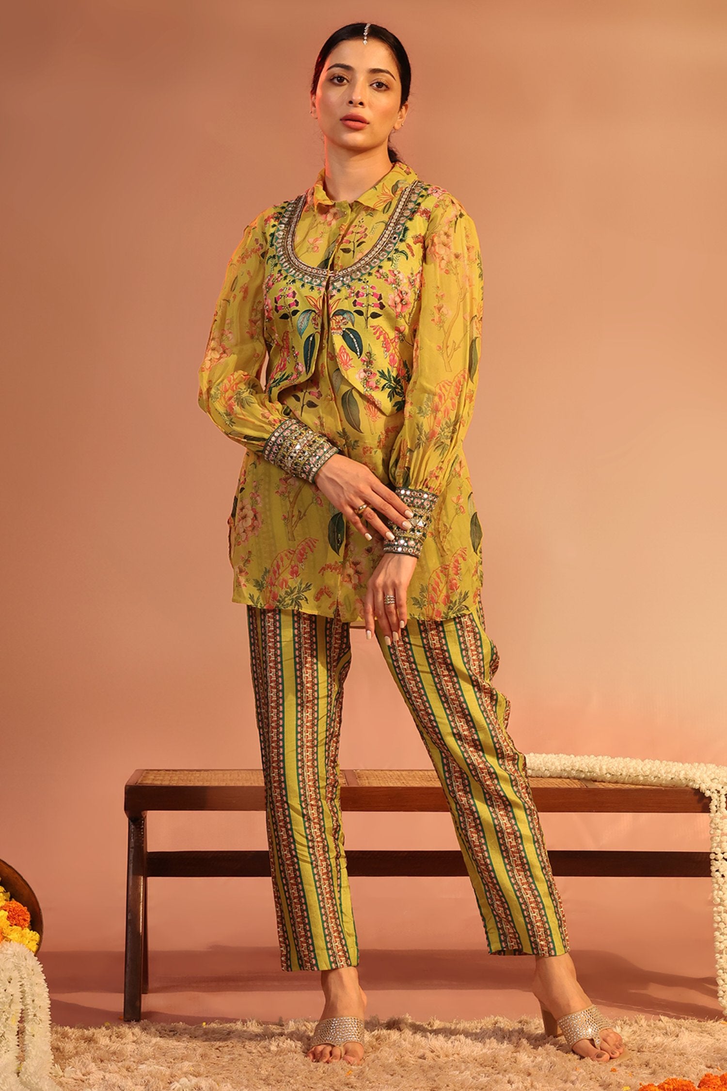 Tamaya Embroidered kurta set with jacket