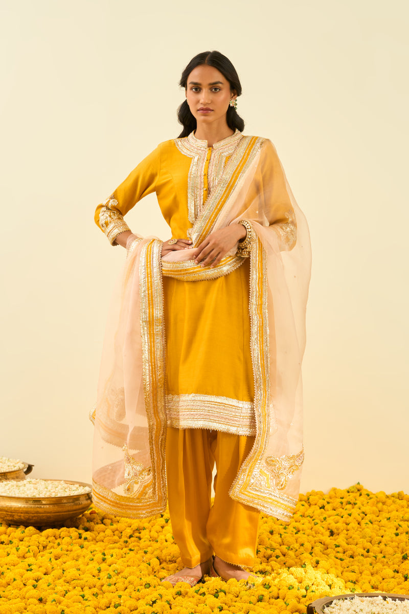 Sadirah- Short kurta with salwar and dupatta