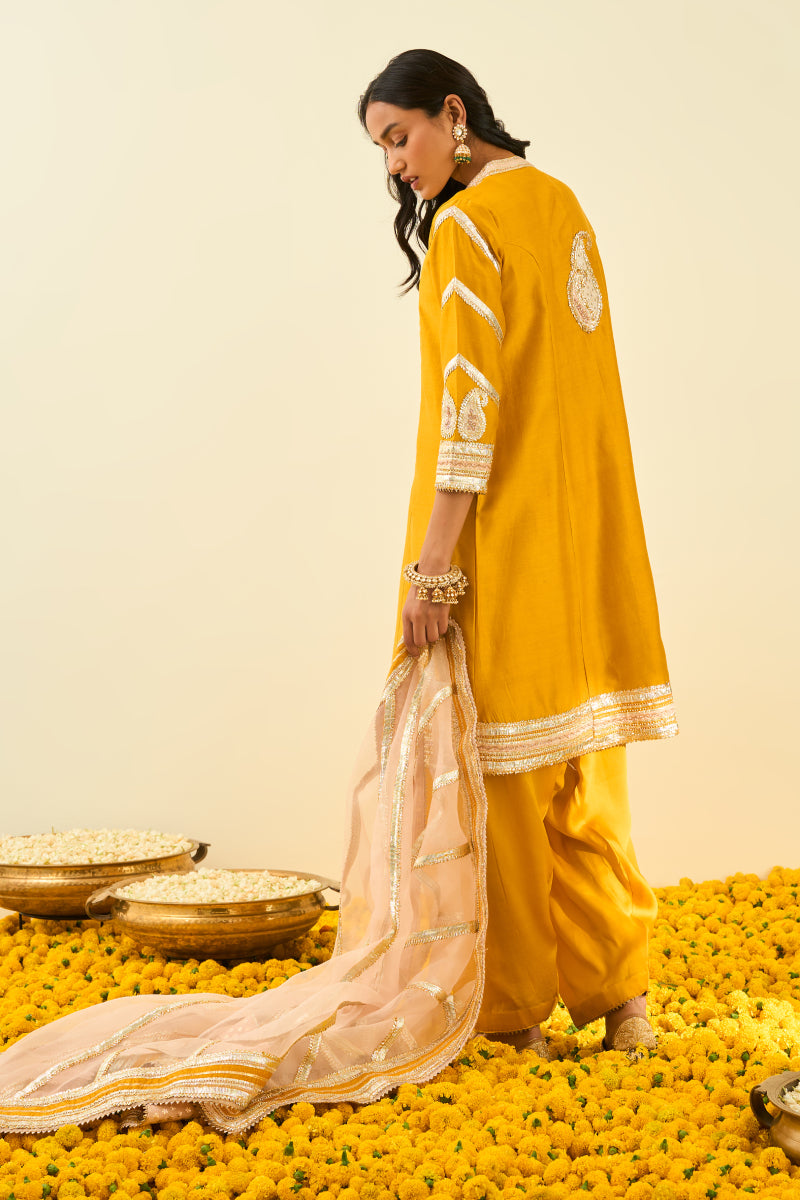 Sadiyah- Short kurta with salwar and dupatta
