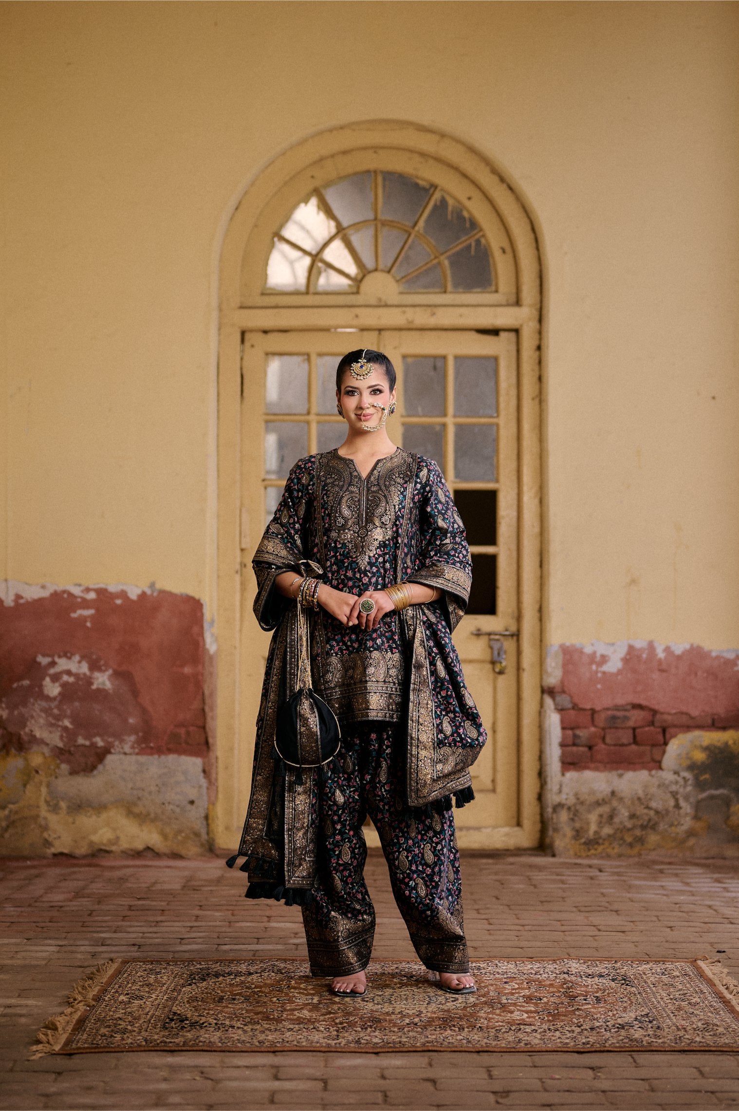 BLACK SHORT KURTA FARSHI SALWAR VEGAN SILK