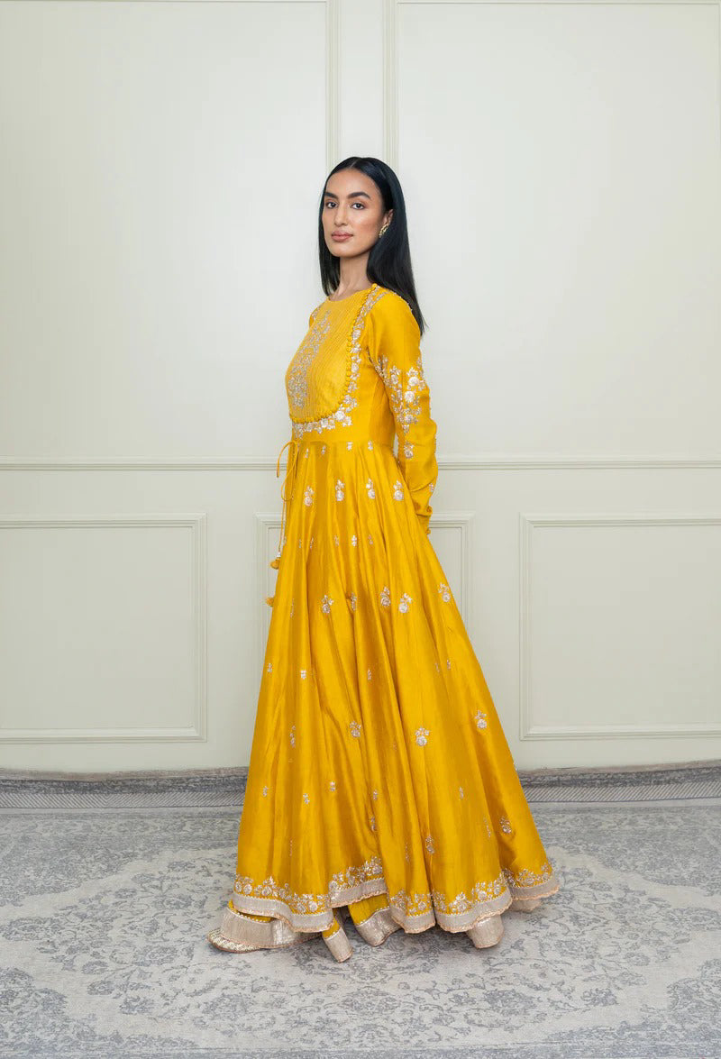 Taarini-Anarkali with skirt and dupatta