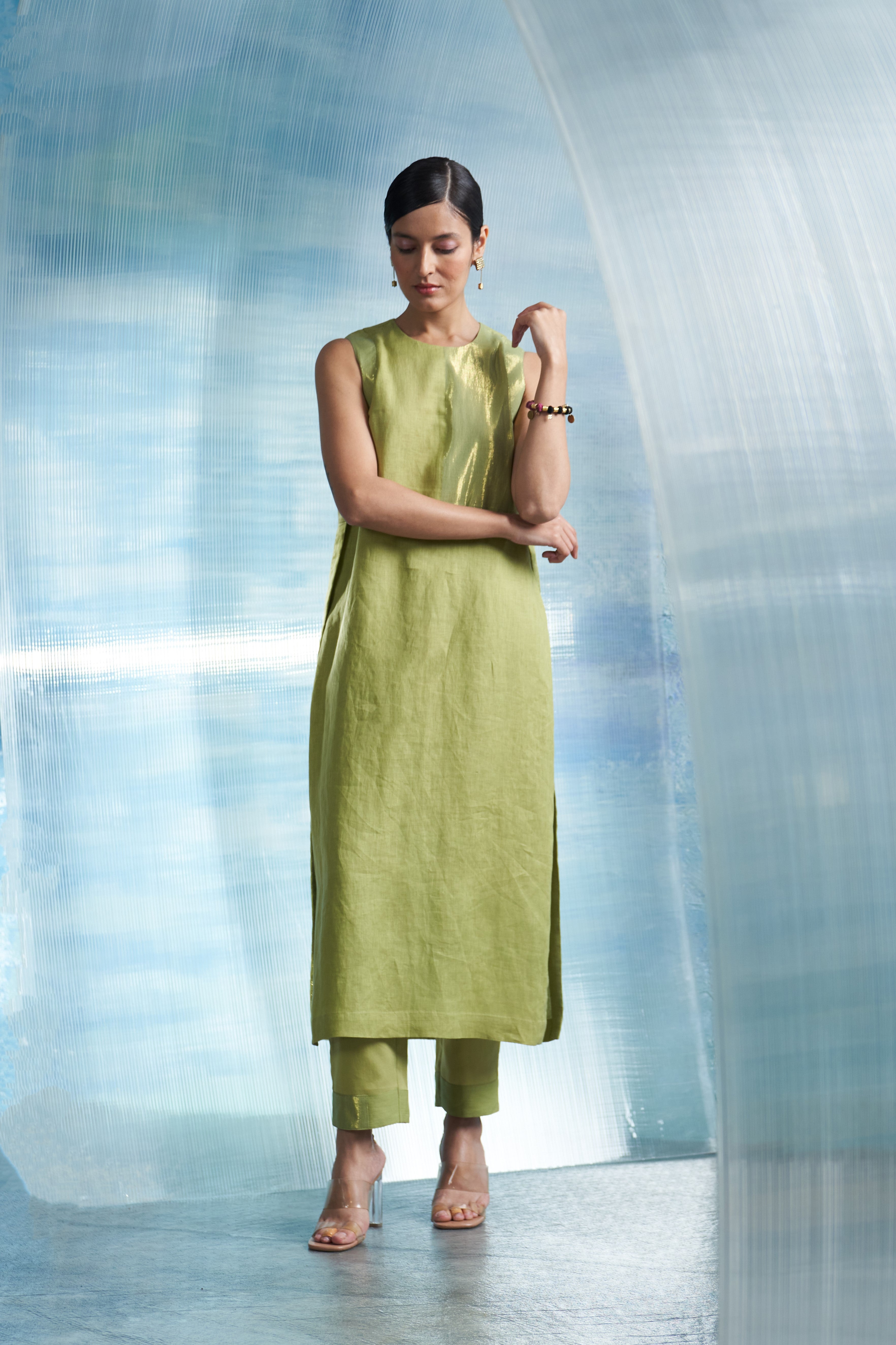 Aura Sheen Green Sleeveless Kurta Set AGASHE Aura Sheen Green Sleeveless Kurta Set AGASHE