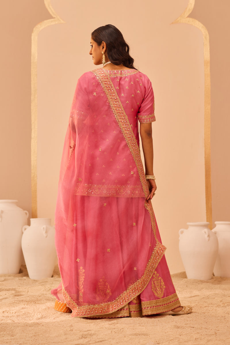 Faaiza- Short Kurta With Lehenga And Dupatta