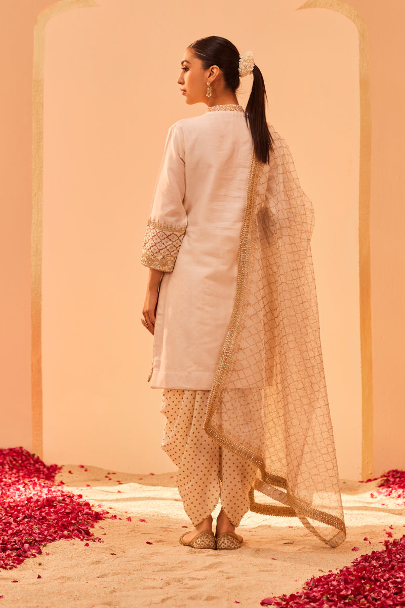 Faheeda- Short Kurta With Dhoti And Dupatta