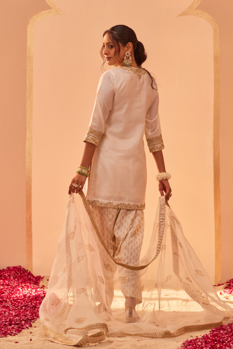 Nafisah- Short Kurta With Salwar And Dupatta