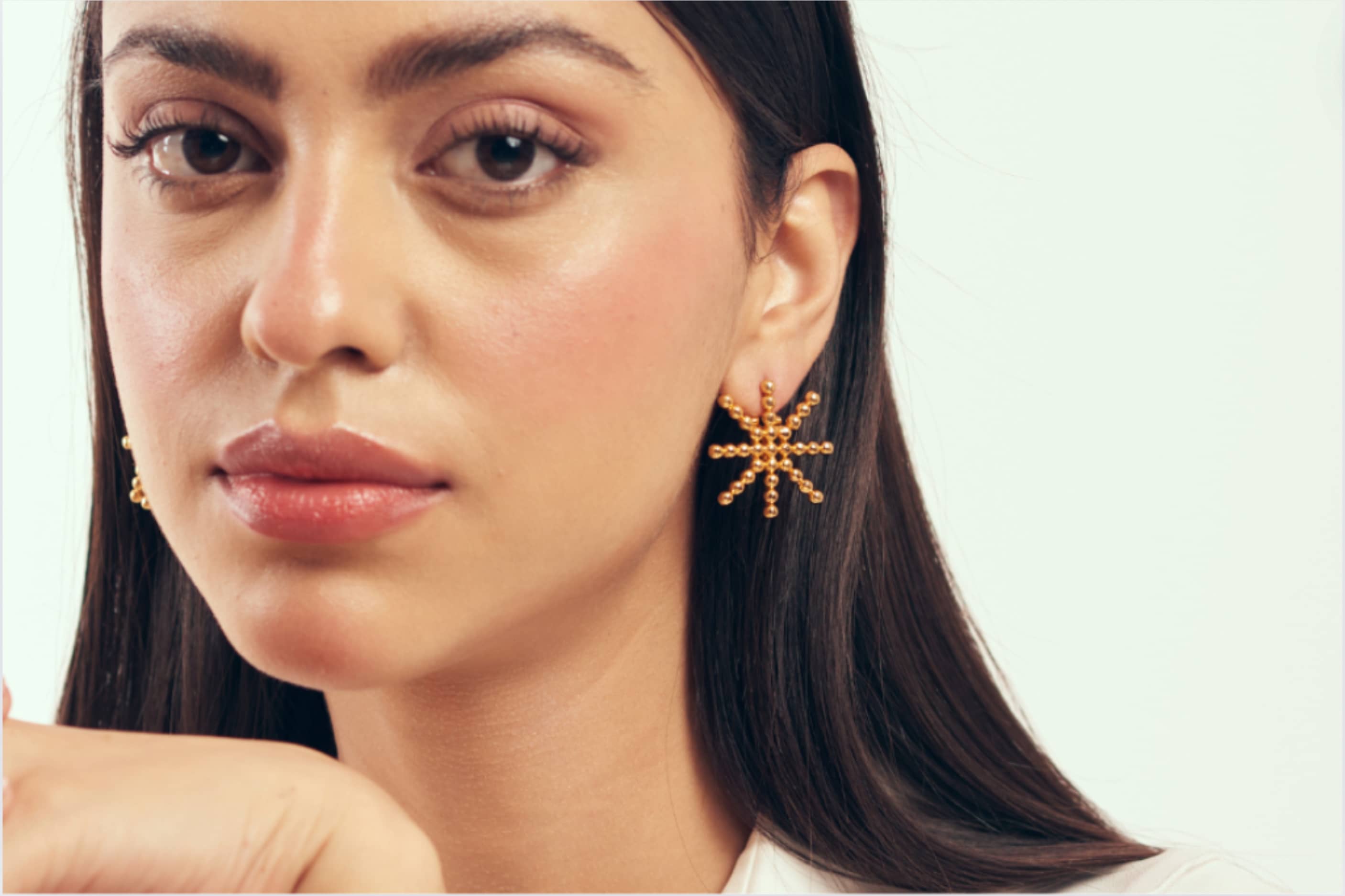 Vega studded Earrings