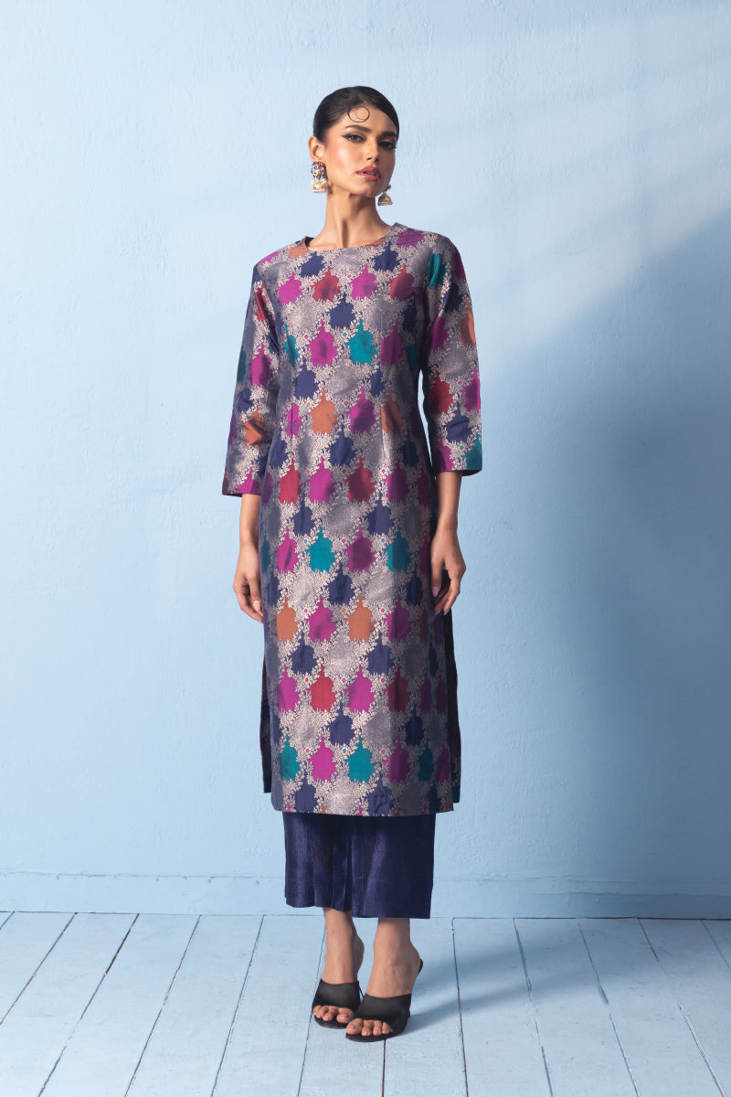 Rangkaat Banarsi Silk Kurta With Raw Silk Pant