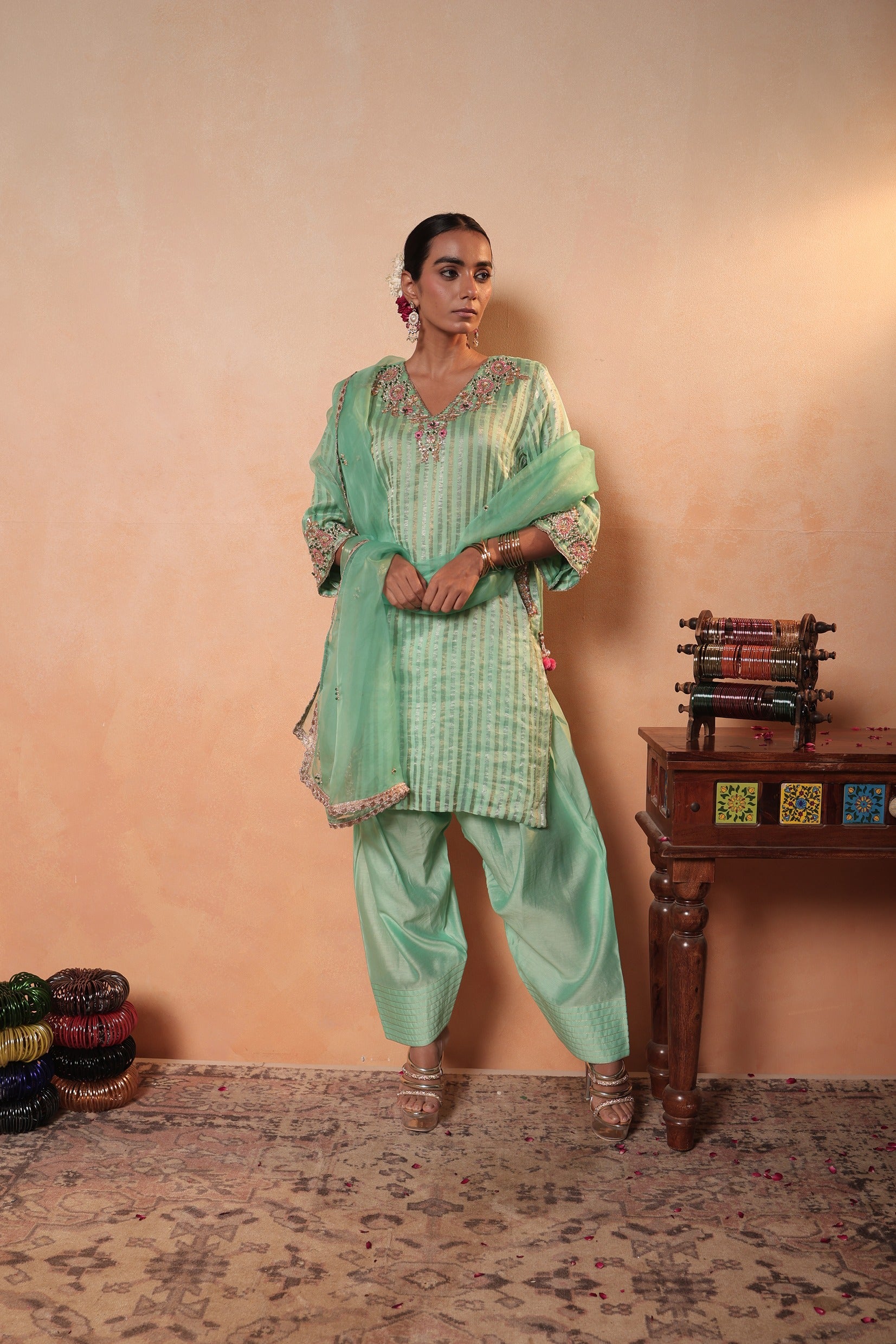 Vanika Suit Set